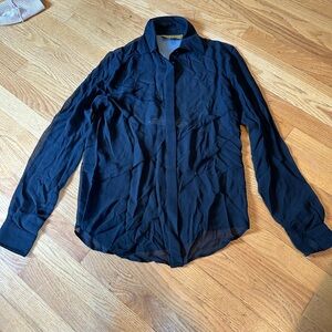 Nicole Miller 100% silk size petite/2 blouse